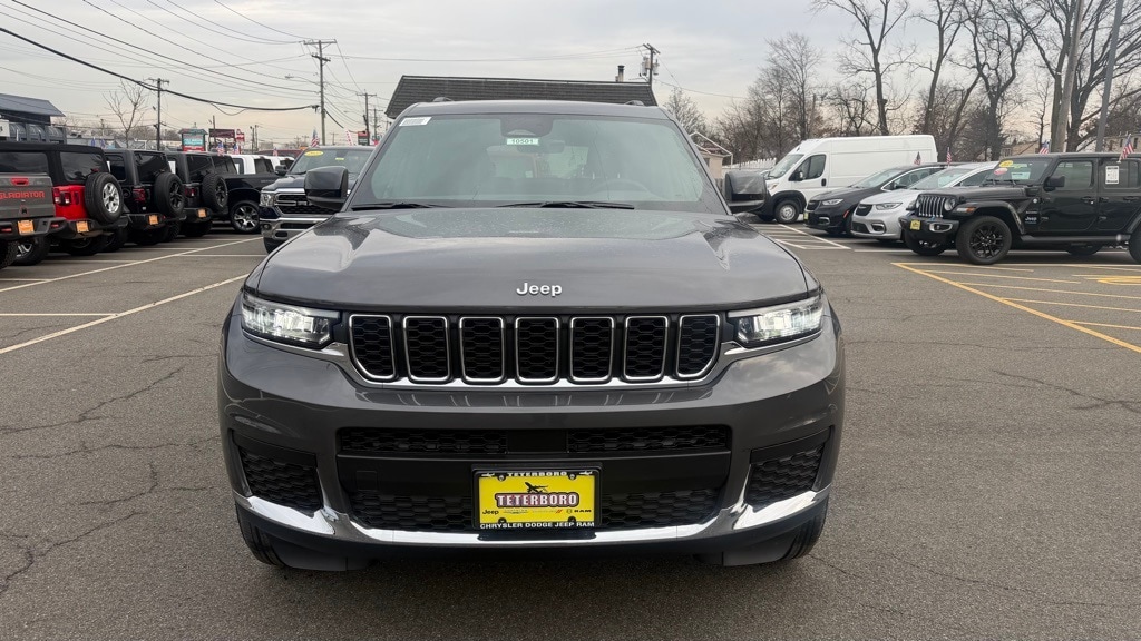 New 2025 Jeep Grand Cherokee L Laredo Sport Utility