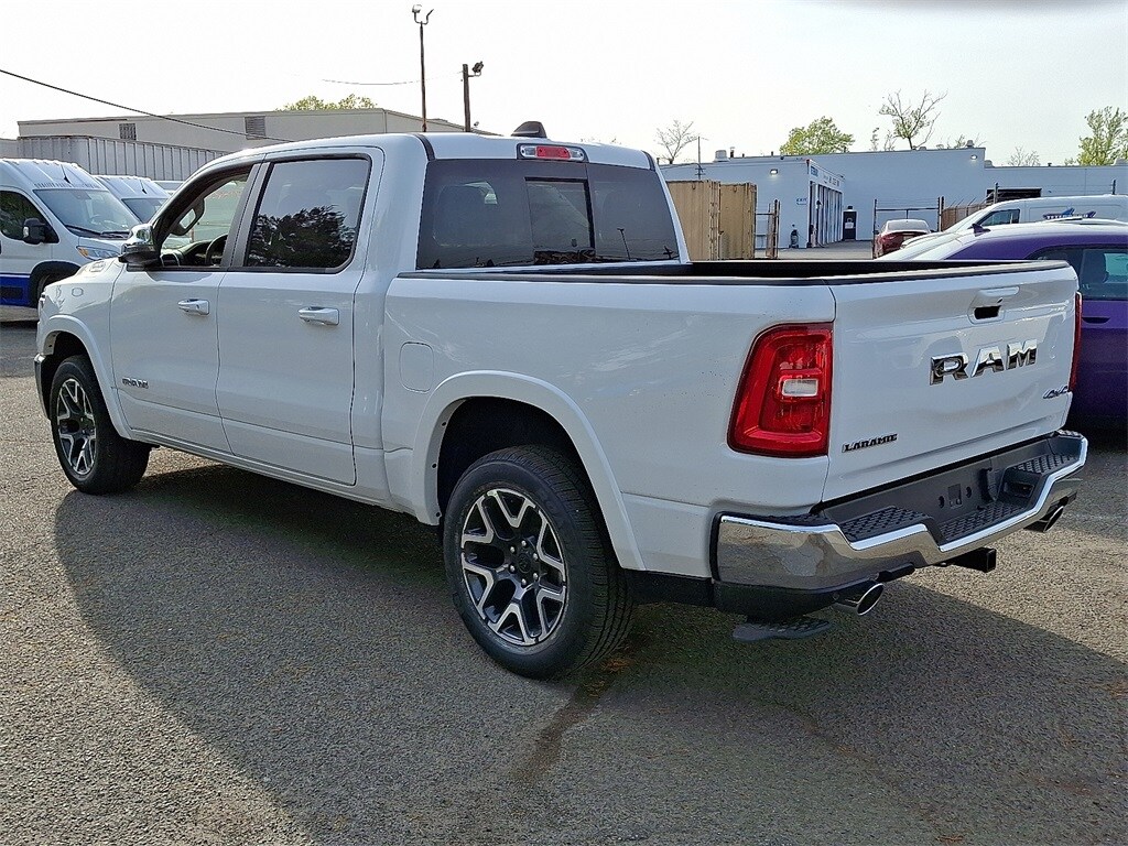 2025 Ram 1500 Laramie photo 3