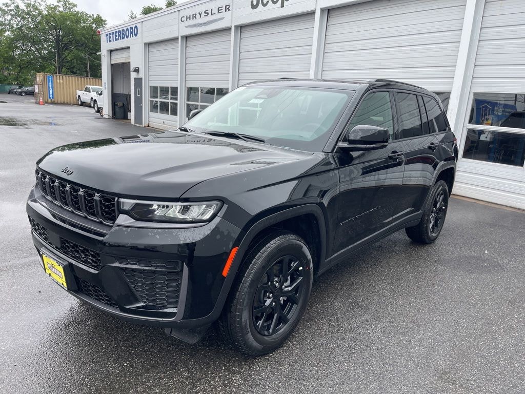 New 2026 Jeep Grand Cherokee Laredo Altitude Sport Utility