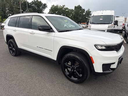 2023 Jeep Grand Cherokee L Laredo SUV