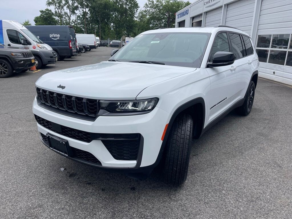 New 2026 Jeep Grand Cherokee L Laredo Sport Utility
