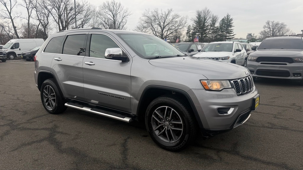 Used 2017 Jeep Grand Cherokee Limited 4x4 SUV