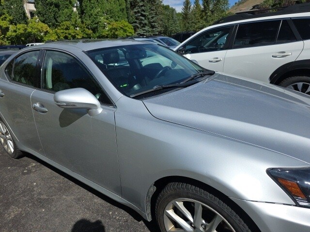 2011 Lexus IS 350 photo 3