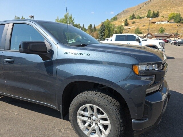 2020 Chevrolet Silverado 1500 RST photo 3