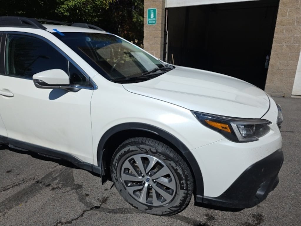 Used 2022 Subaru Outback Premium SUV