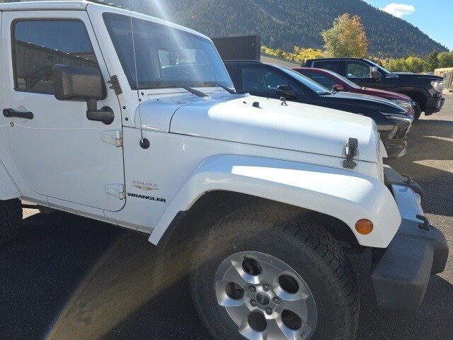 2014 Jeep Wrangler Sahara photo 4