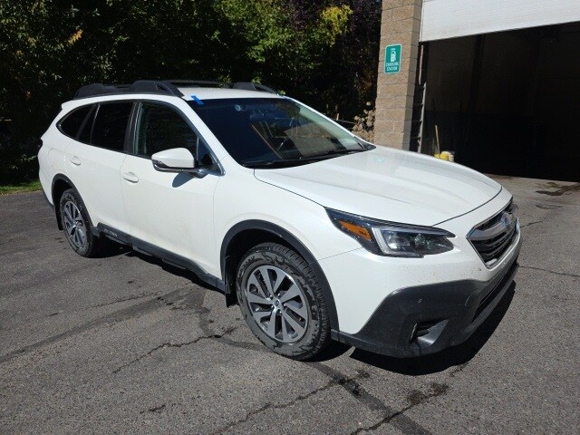 2022 Subaru Outback Premium photo 2