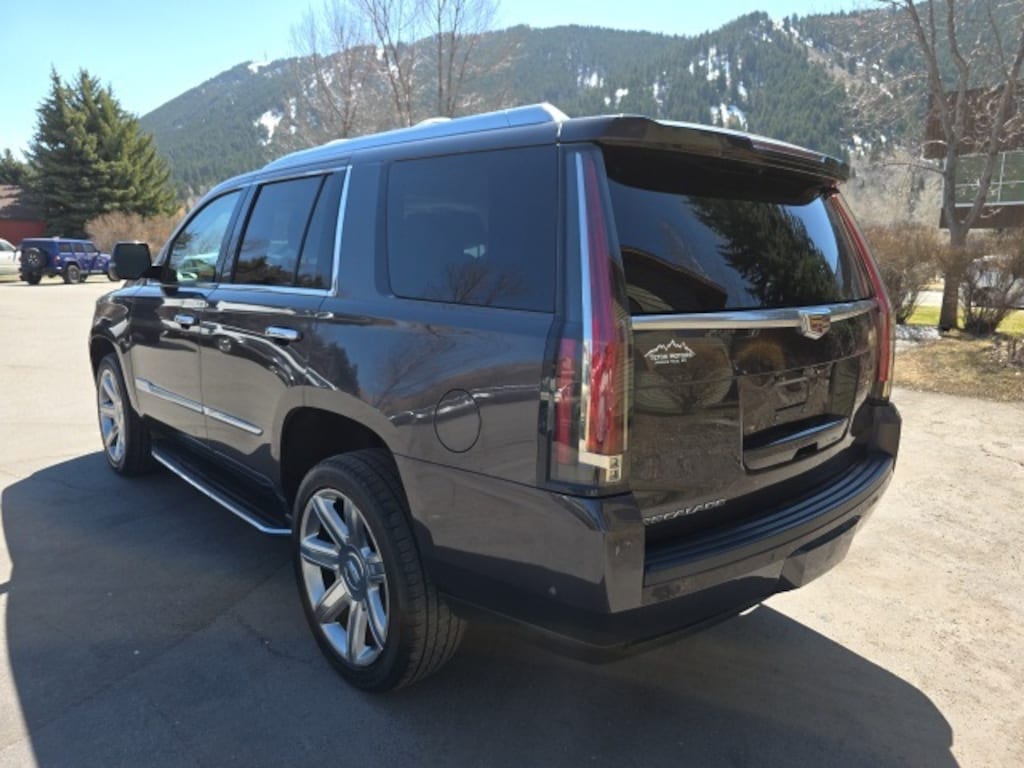 Used 2018 Cadillac Escalade Luxury SUV