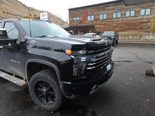 2021 Chevrolet Silverado 2500HD High Country photo 3