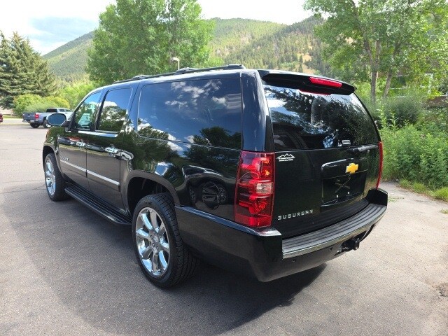 2014 Chevrolet Suburban 1500 LTZ photo 2