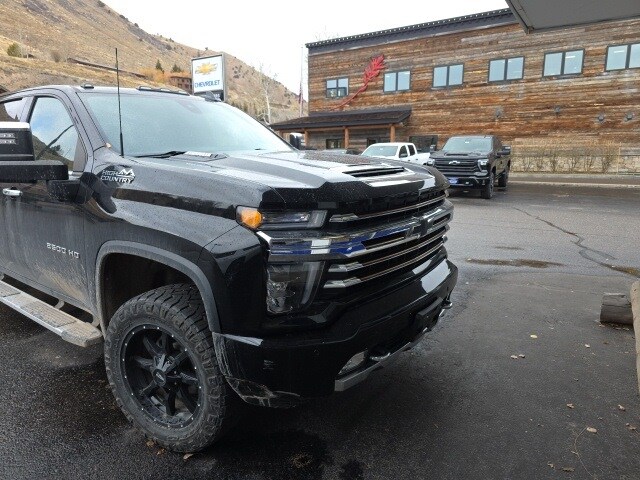 2021 Chevrolet Silverado 2500HD High Country photo 2