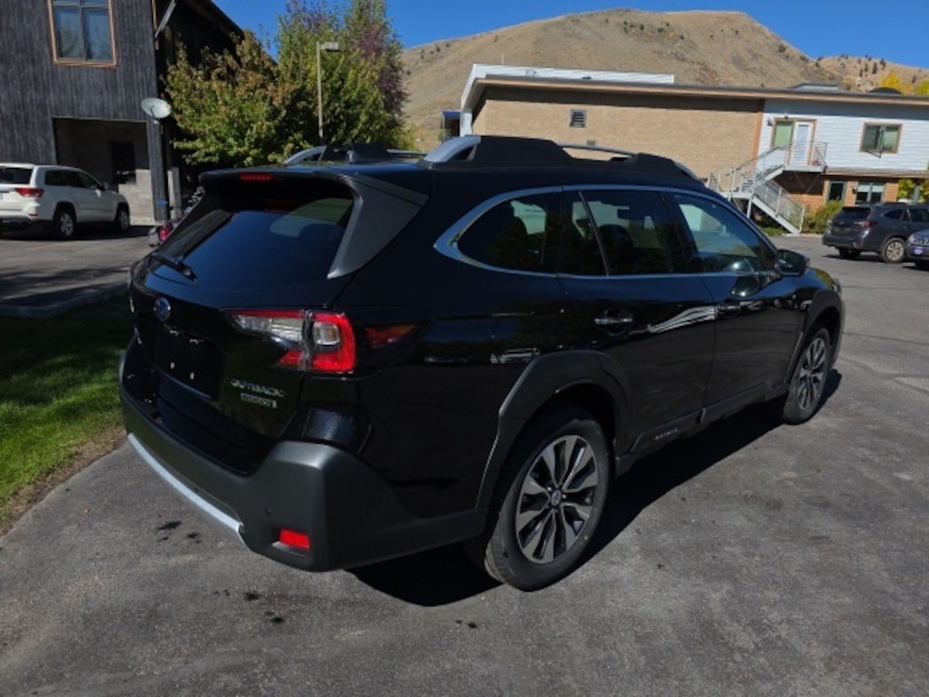 New 2025 Subaru Outback Touring SUV