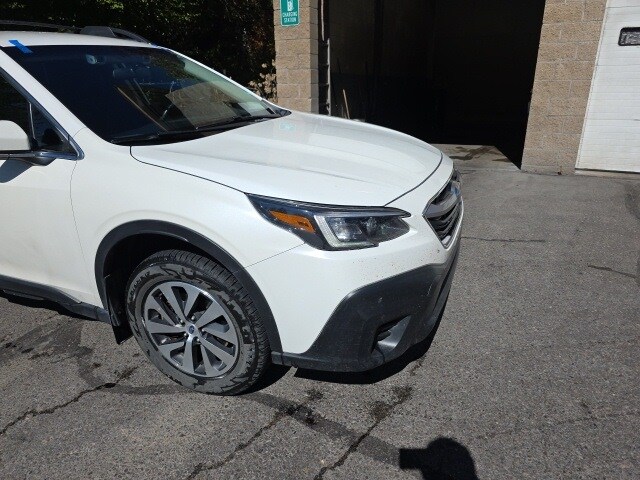 2022 Subaru Outback Premium photo 3