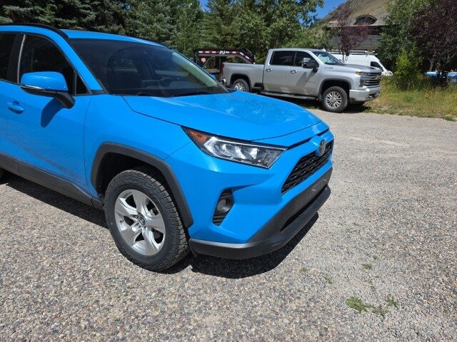 2019 Toyota RAV4 XLE photo 3