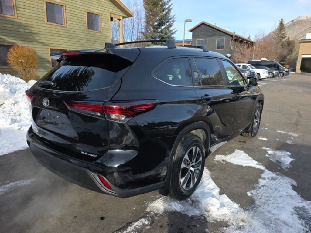 Used 2024 Toyota Highlander XLE SUV