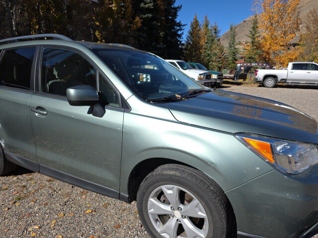 2016 Subaru Forester 2.5i Premium photo 3