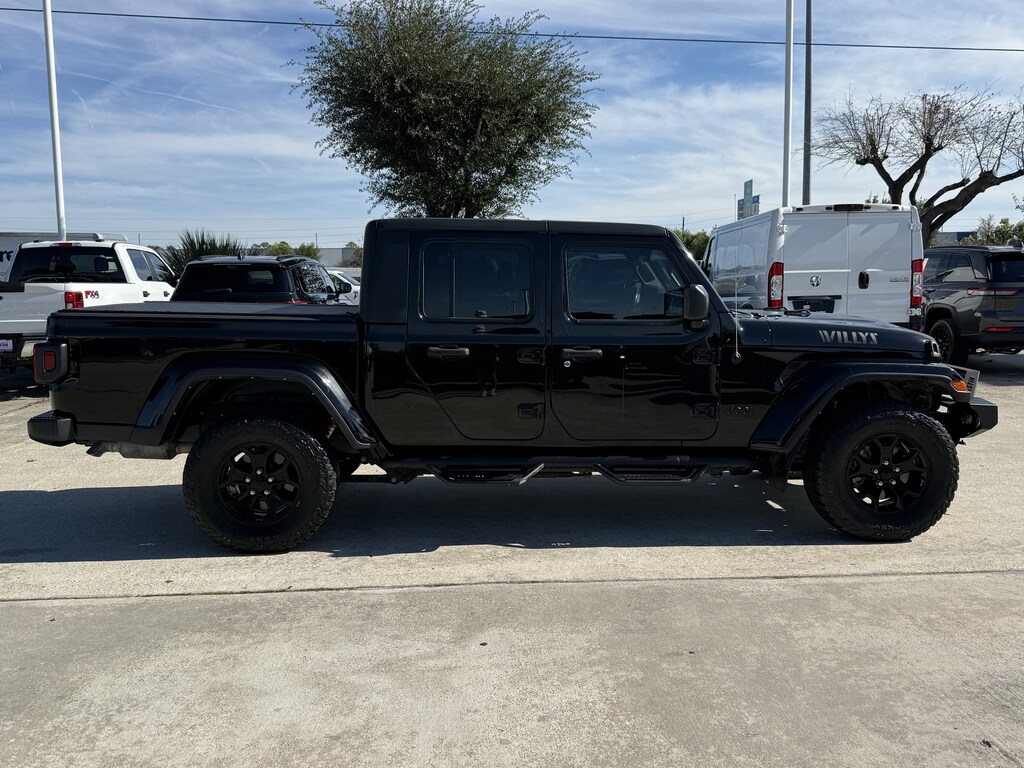 Used 2021 Jeep Gladiator Willys Truck Crew Cab