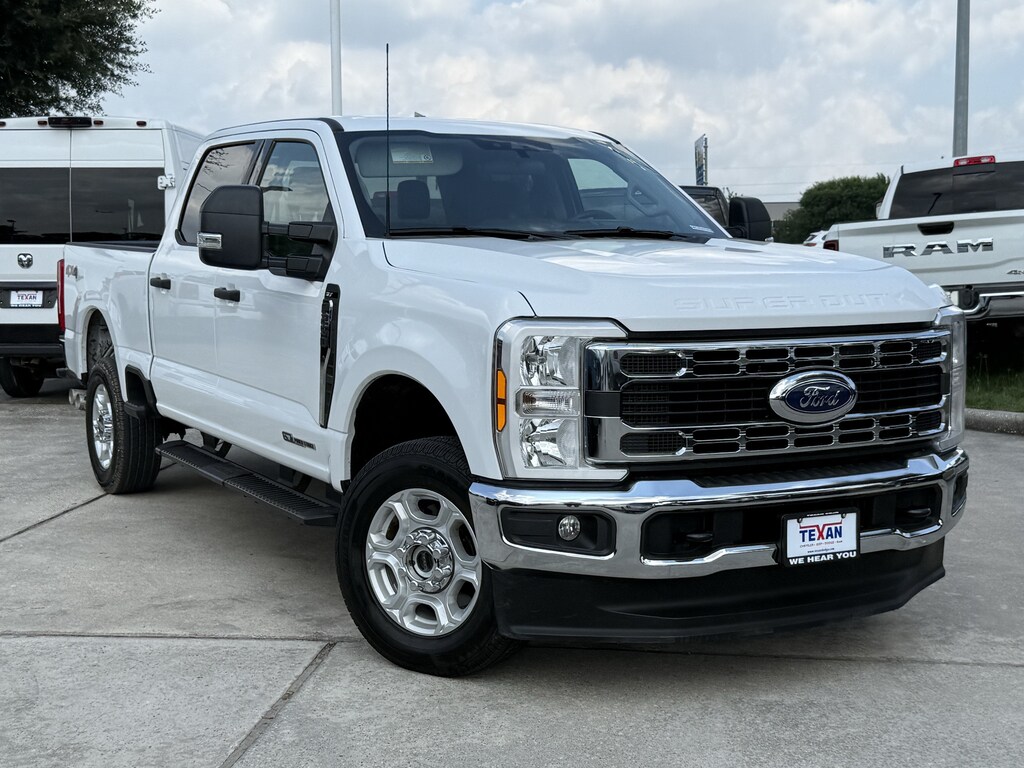Used 2025 Ford F-250 XLT Truck Crew Cab