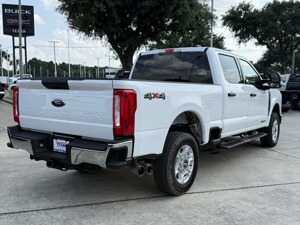 Used 2025 Ford F-250 XLT Truck Crew Cab