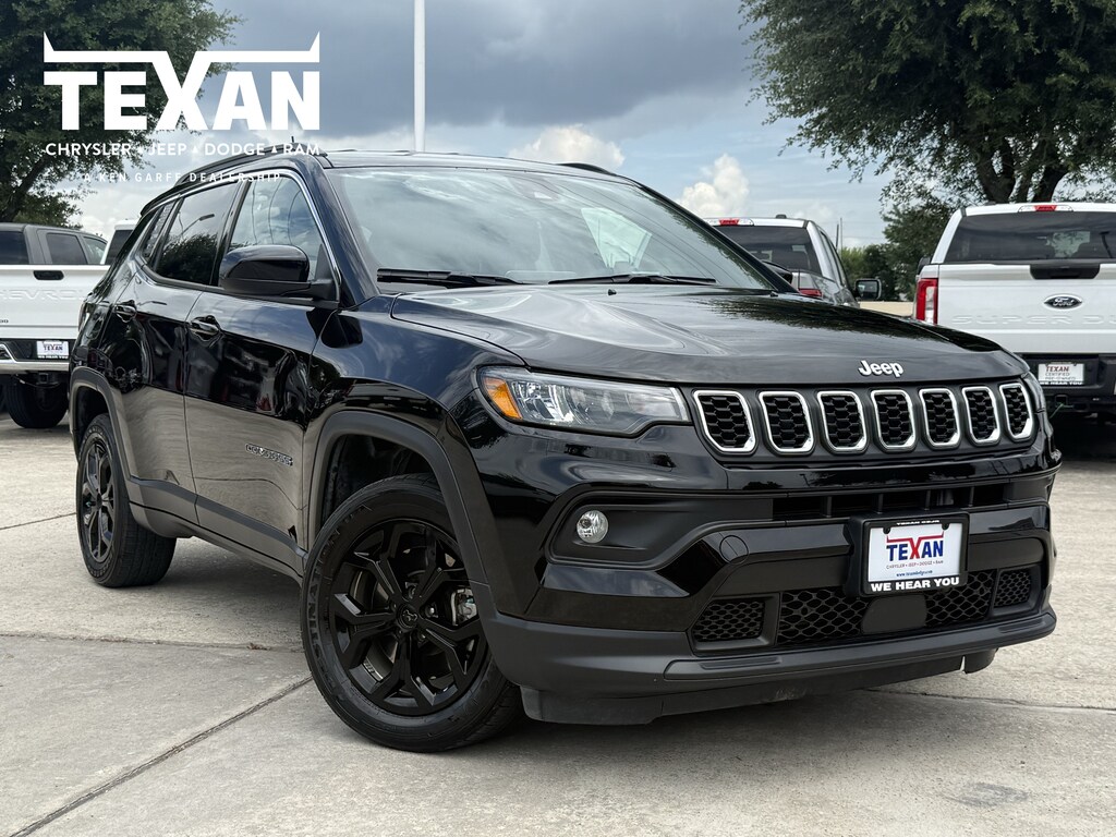 Used 2025 Jeep Compass Latitude SUV