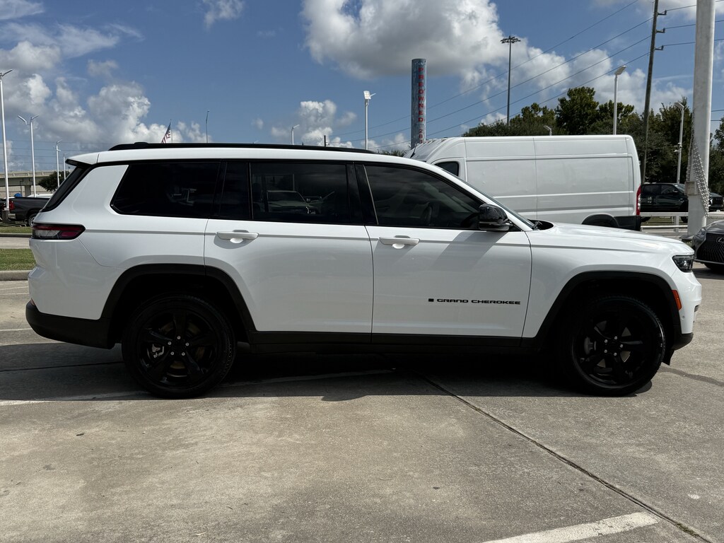 Used 2023 Jeep Grand Cherokee SUV