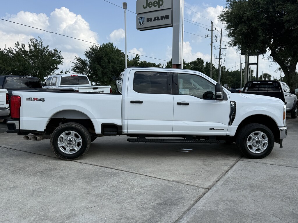 Used 2025 Ford F-250 XLT Truck Crew Cab
