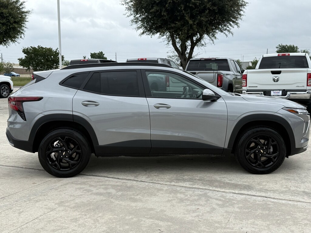 Certified 2025 Chevrolet Trax LT SUV