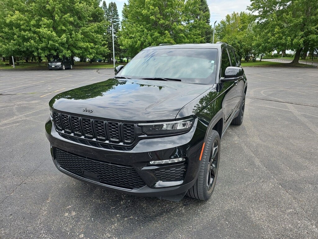 Used 2023 Jeep Grand Cherokee Limited SUV