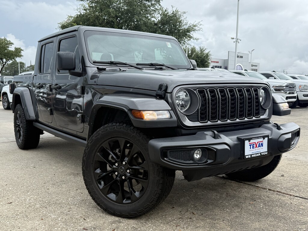 Used 2024 Jeep Gladiator Nighthawk Truck Crew Cab