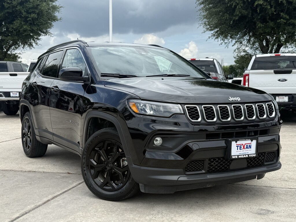 Used 2025 Jeep Compass Latitude SUV