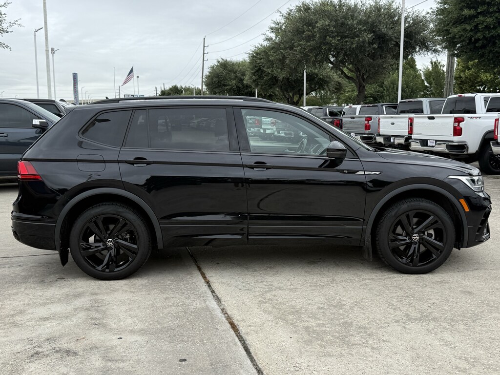 Used 2023 Volkswagen Tiguan SE R-Line Black SUV