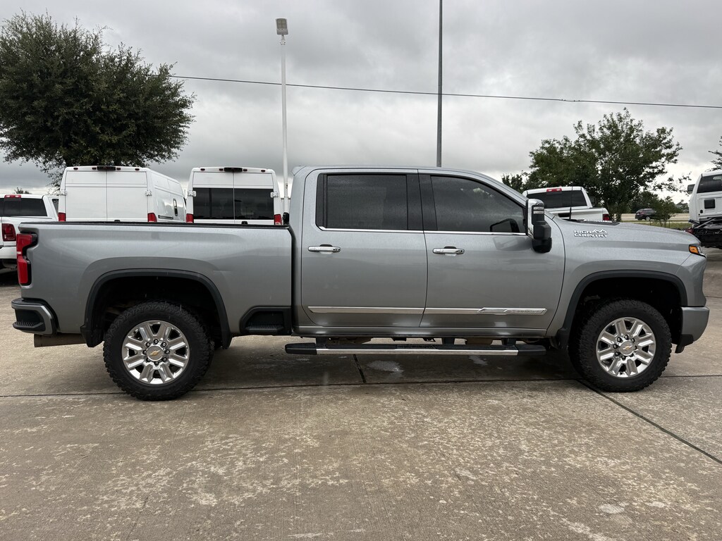 Used 2025 Chevrolet Silverado 2500 HD High Country Truck Crew Cab