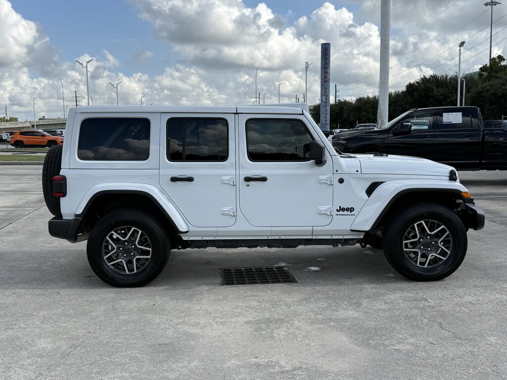 Used 2025 Jeep Wrangler Sahara SUV