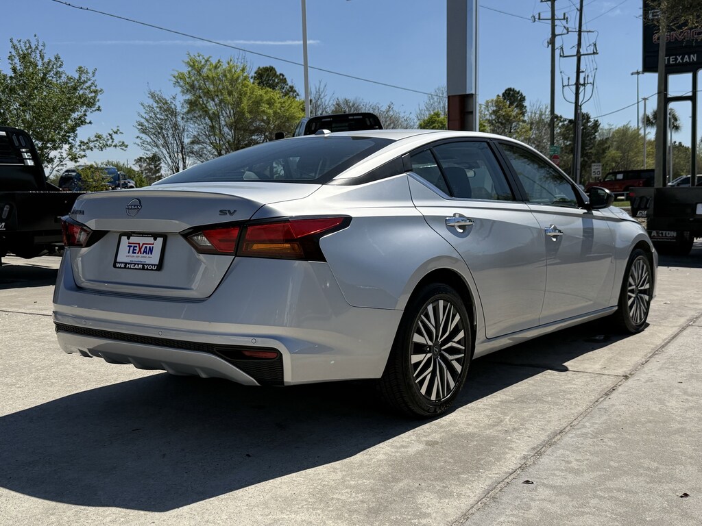 Used 2024 Nissan Altima 2.5 SV Sedan
