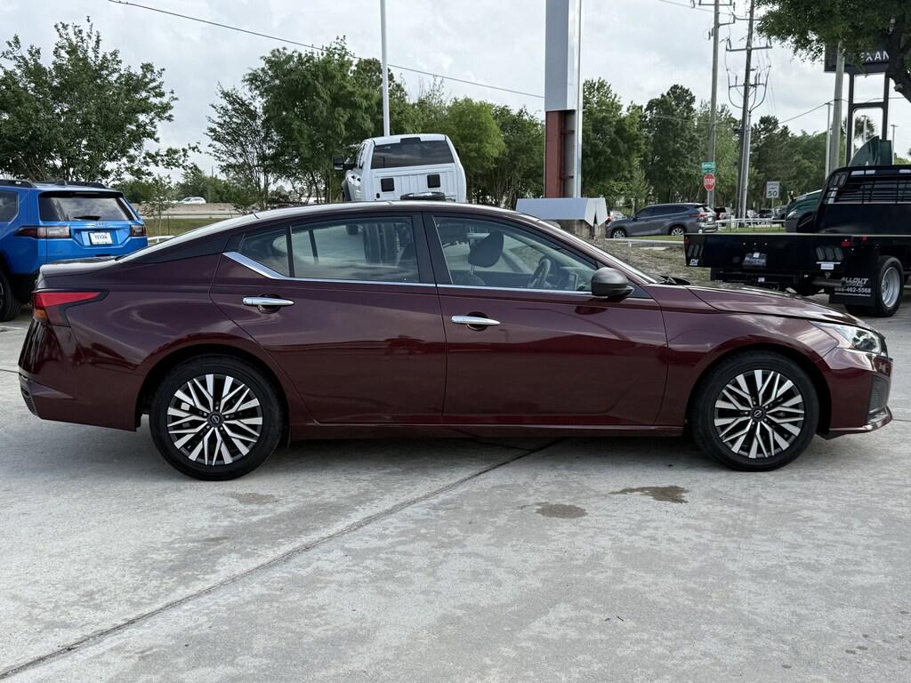 Used 2024 Nissan Altima 2.5 SV Sedan