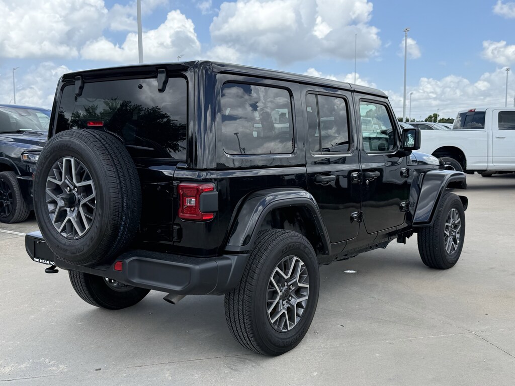 Used 2025 Jeep Wrangler SUV