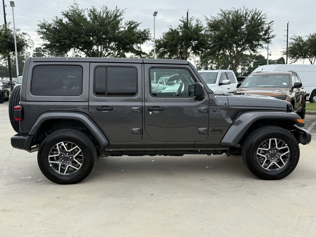 Used 2025 Jeep Wrangler SUV