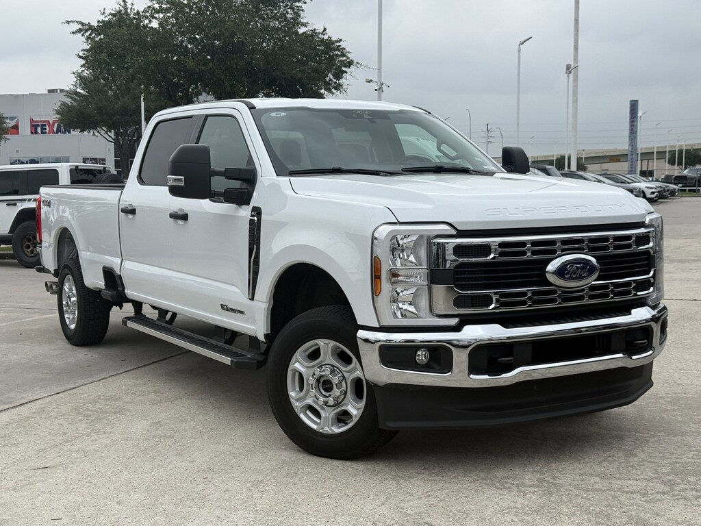 Certified 2025 Ford F-250 XLT Truck Crew Cab