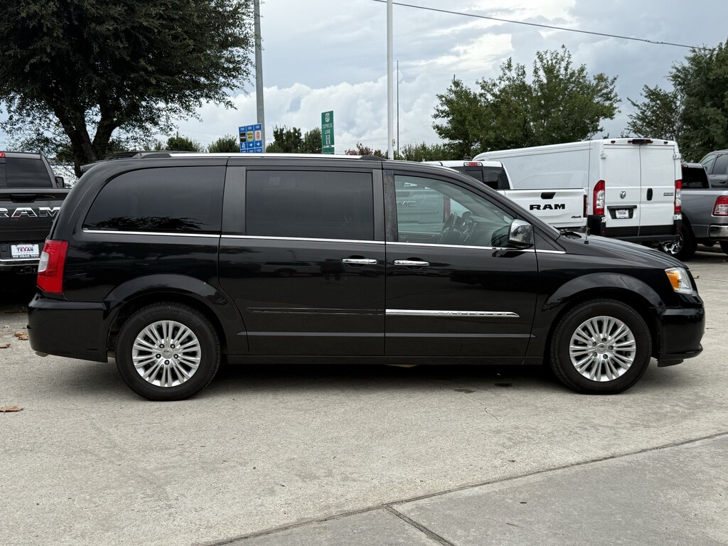 Used 2014 Chrysler Town & Country Van