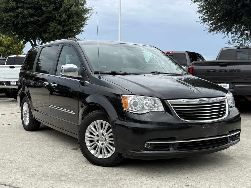 Used 2014 Chrysler Town & Country Van