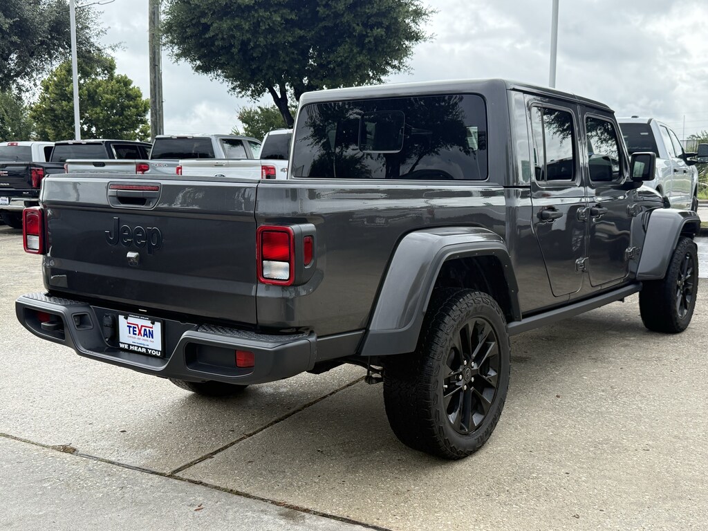 Used 2024 Jeep Gladiator Nighthawk Truck Crew Cab