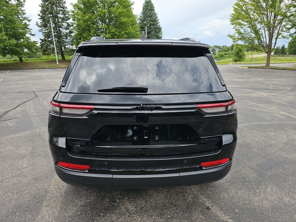 Used 2023 Jeep Grand Cherokee Limited SUV