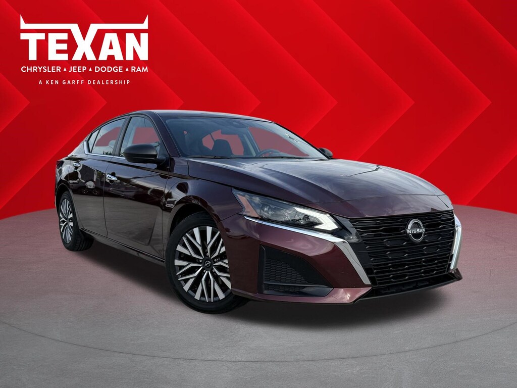 Used 2024 Nissan Altima 2.5 SV Sedan