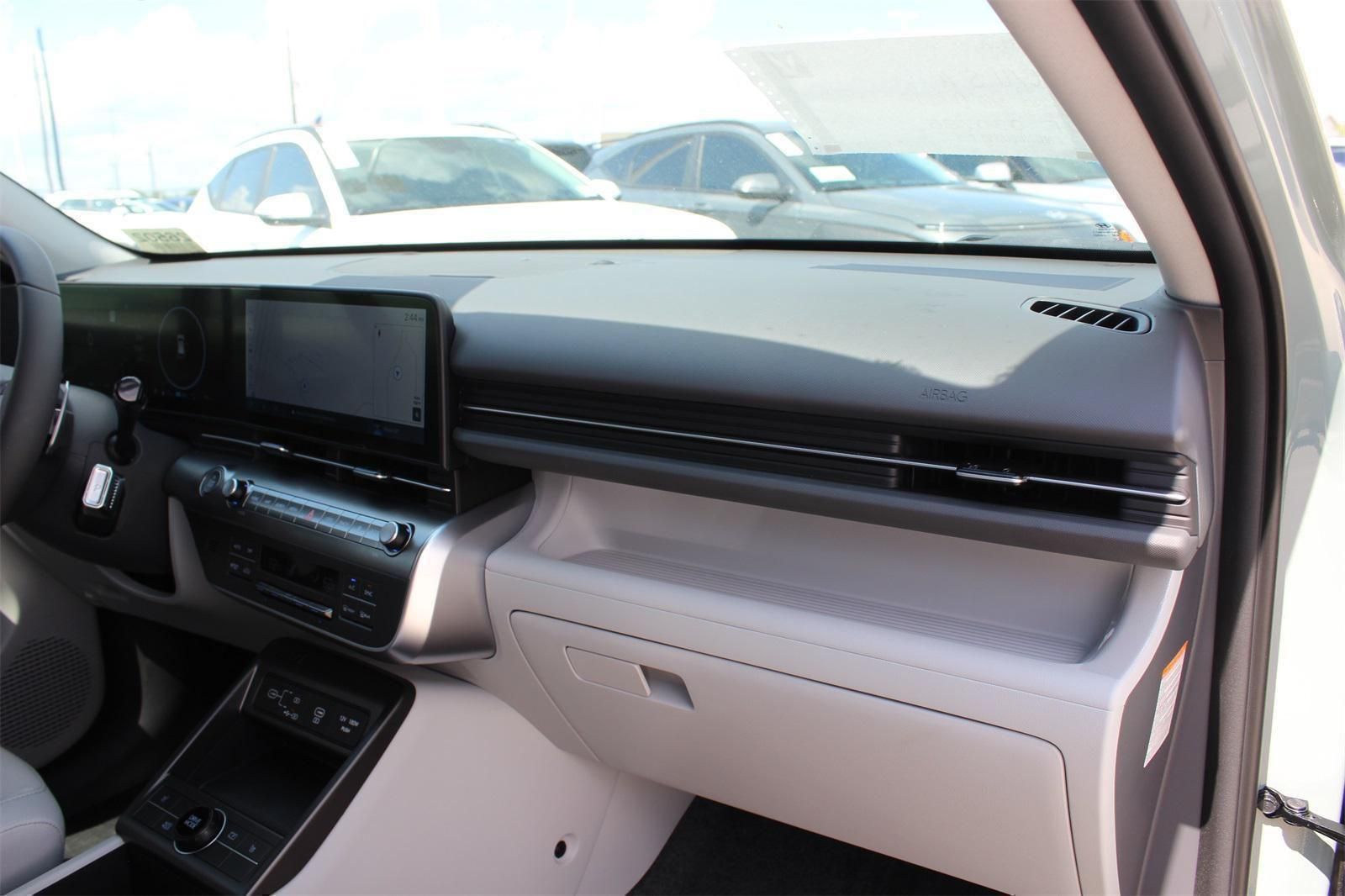 2025 Hyundai Kona EV SEL - Photo 23