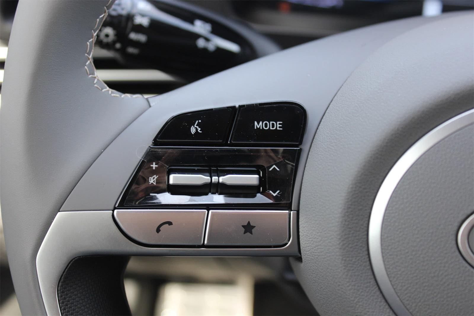 2025 Hyundai Elantra SEL - Photo 7