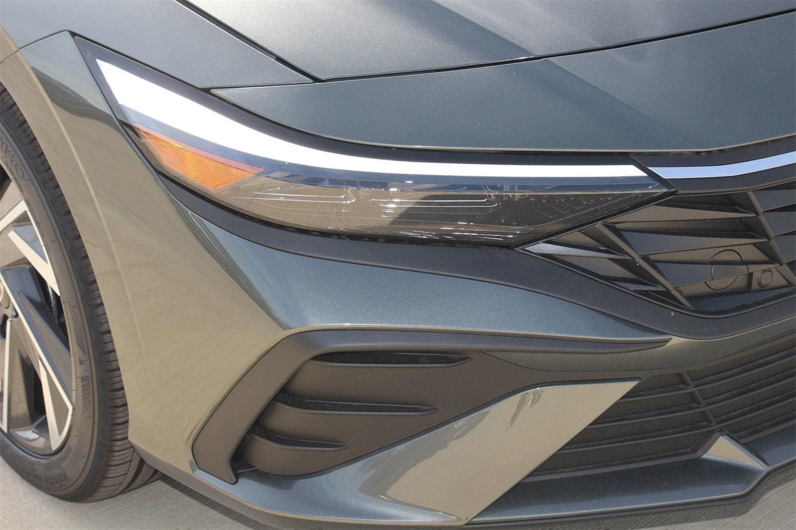 2025 Hyundai Elantra SEL - Photo 26