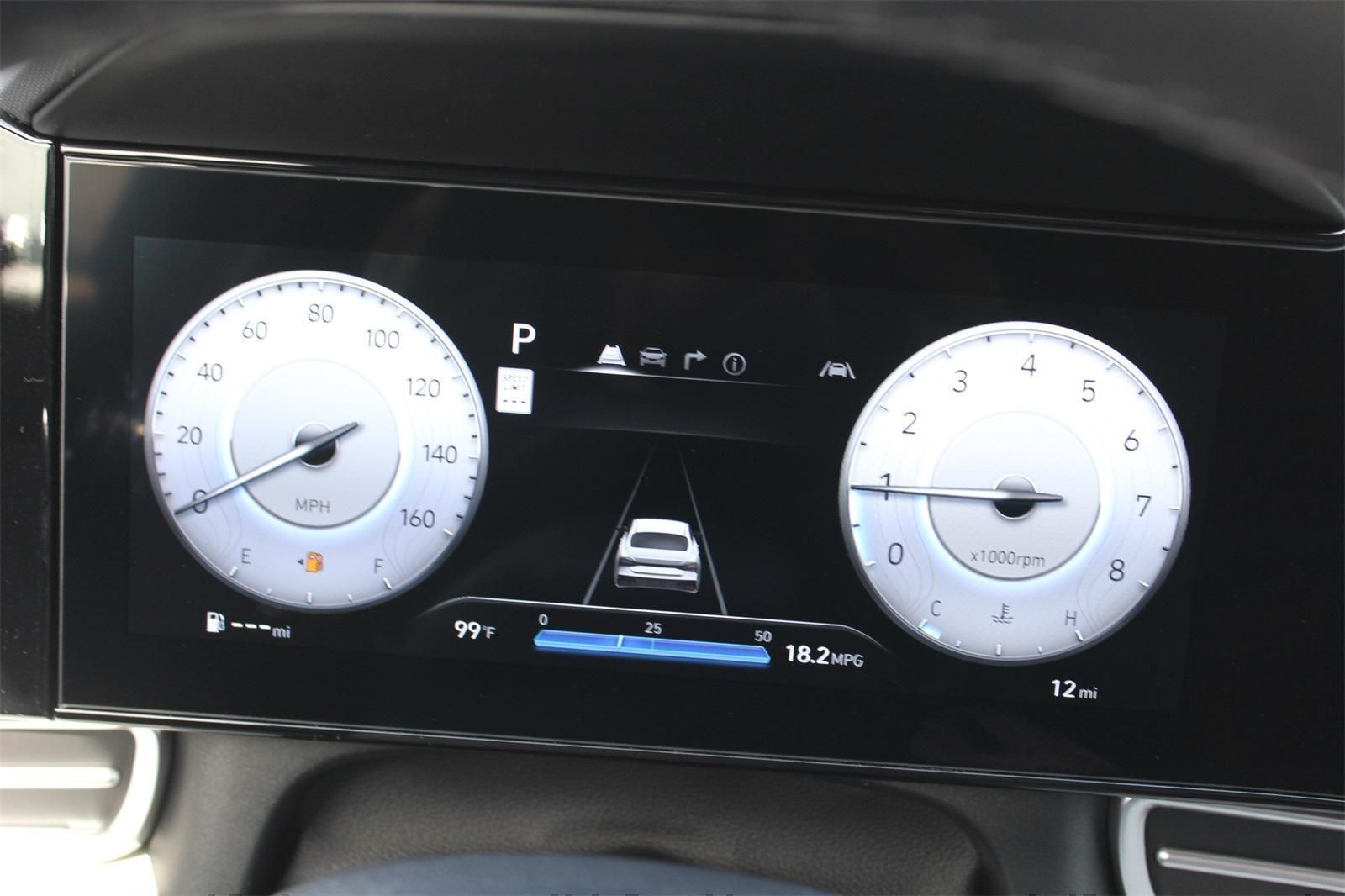 2025 Hyundai Elantra Limited - Photo 9