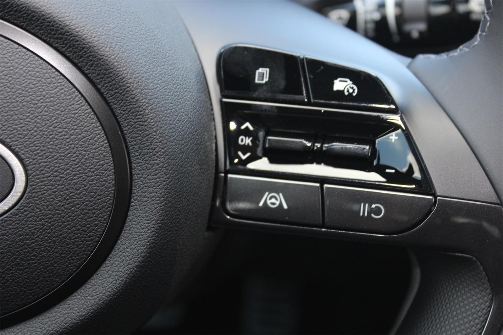 2025 Hyundai Elantra SEL - Photo 8