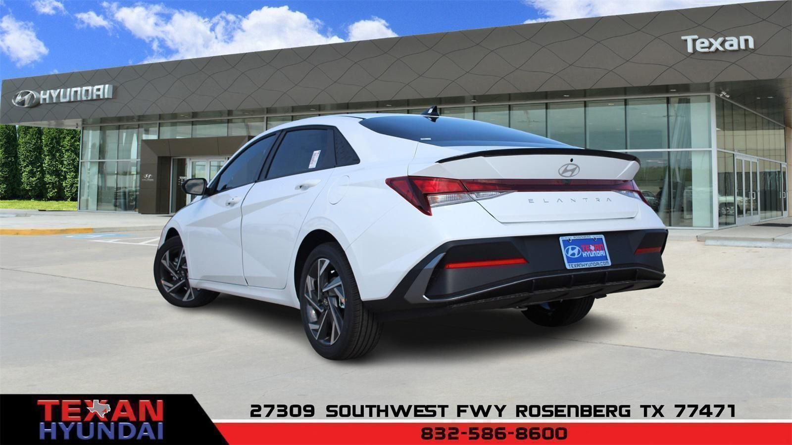 2025 Hyundai Elantra SEL - Photo 4