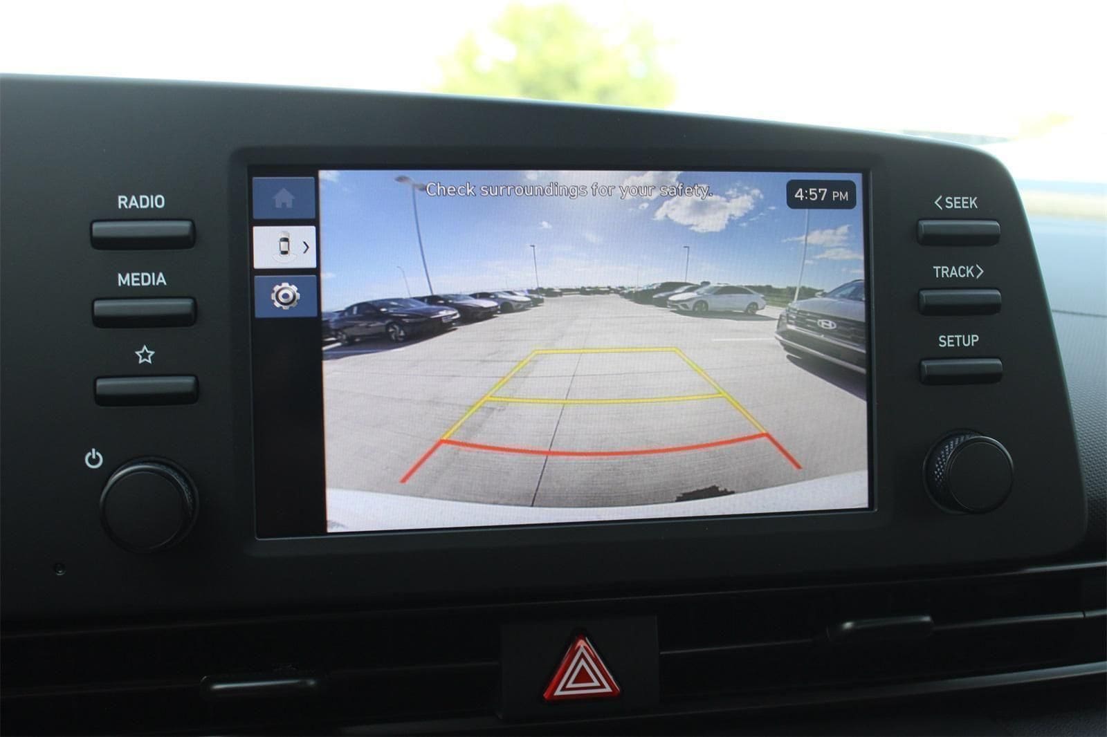 2025 Hyundai Elantra SEL - Photo 11